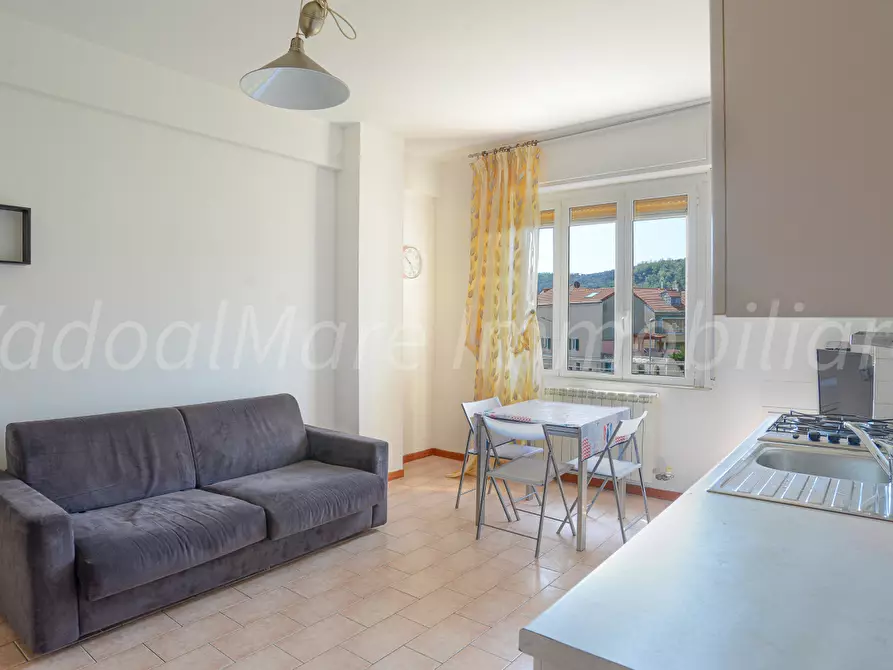 Immagine 1 di Appartamento in affitto  in Via Cesare Battisti a Quiliano