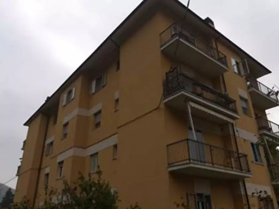 Immagine 1 di Appartamento in vendita  in Via Monte Grappa a Ronco Scrivia