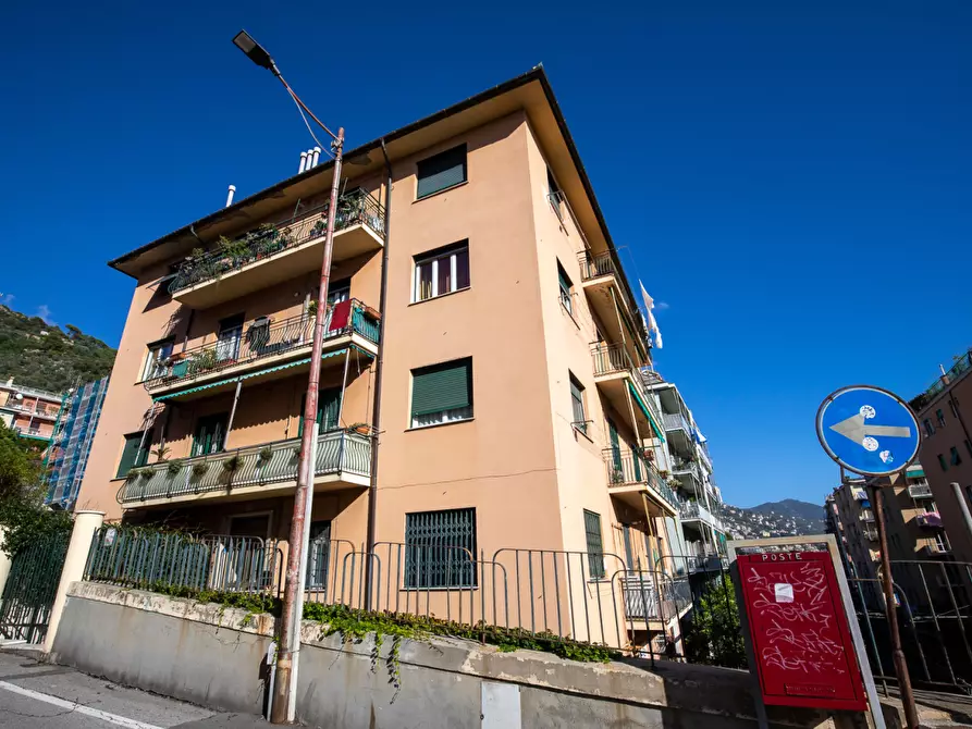 Immagine 1 di Appartamento in vendita  in Via Santorre de Rossi di Santarosa a Genova