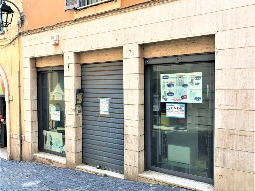 Immagine 1 di Negozio in vendita  in Via Guglielmo Marconi a Castel Madama