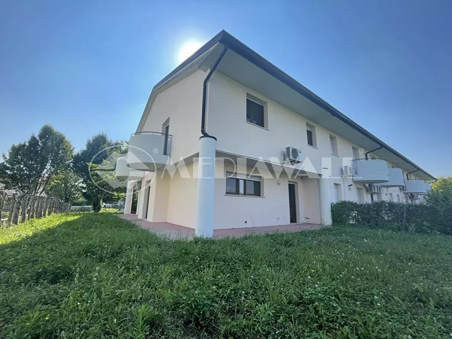 Immagine 1 di Villa in vendita  a Maniago