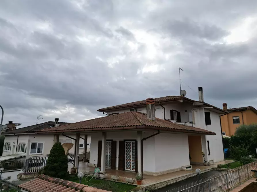 Immagine 1 di Villa in vendita  a Fiano Romano