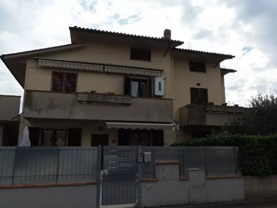 Immagine 1 di Appartamento in vendita  in Via Giosuè Carducci a Poggio A Caiano