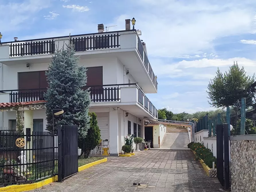 Immagine 1 di Villa in vendita  in C.DA VILLA ANDREOLI a Lanciano
