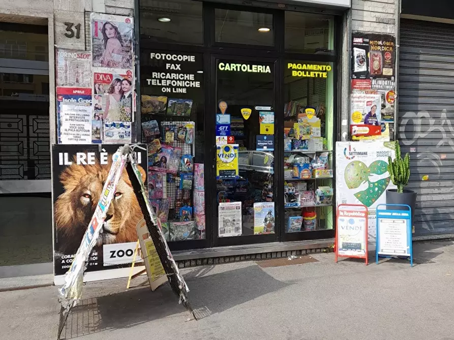 Immagine 1 di Negozio in affitto  in via Barletta a Torino