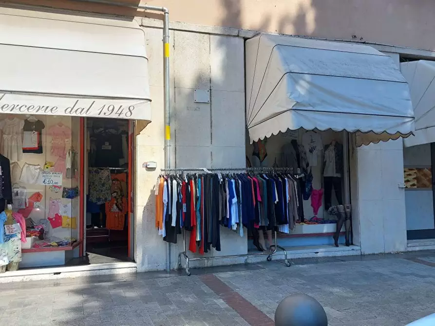 Immagine 1 di Attività commerciale in vendita  in Viale Cambiaso a Genova