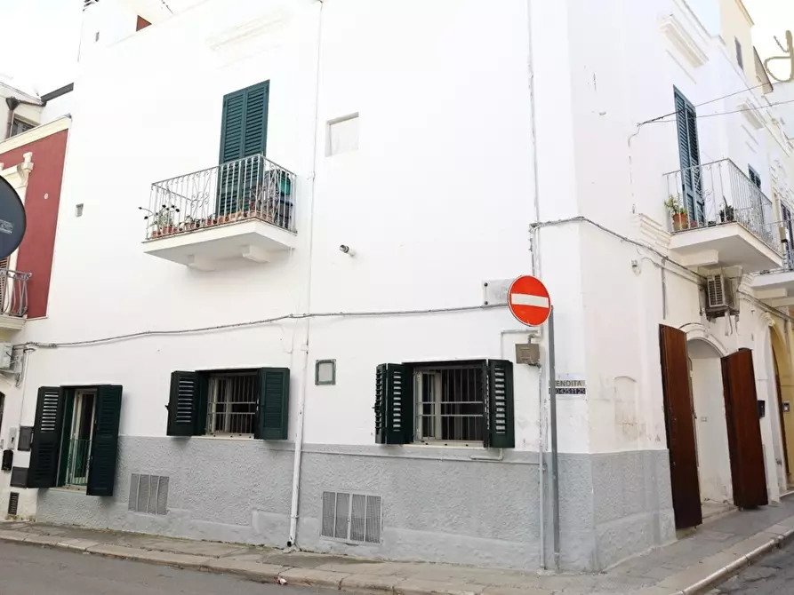 Immagine 1 di Casa indipendente in vendita  in Via Foggia a Mola Di Bari