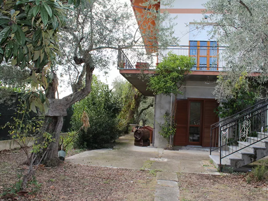 Immagine 1 di Villa in vendita  in c.da Sacchetti a Arielli