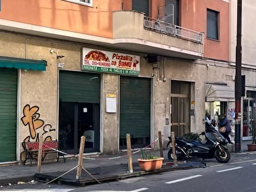 Immagine 1 di Negozio in vendita  in Via Piero Pinetti a Genova