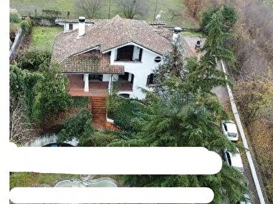 Immagine 1 di Villa in vendita  in Via Repergo a Isola D'asti