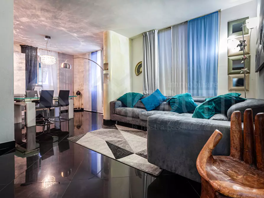 Immagine 1 di Appartamento in vendita  in Via Solferino a Livorno