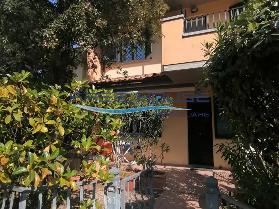 Immagine 1 di Casa indipendente in affitto  in Viale Alfredo Oriani a Cervia