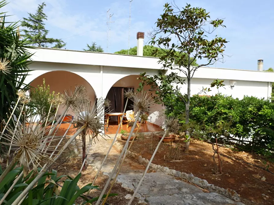 Immagine 1 di Villa in vendita  in Viale Carbonelli a Conversano