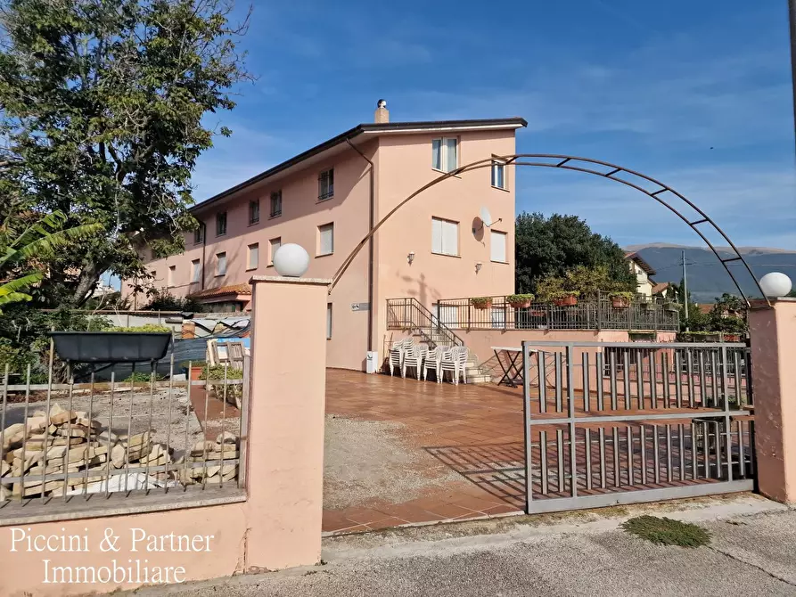 Immagine 1 di Casa indipendente in vendita  in Via Borsi a Assisi