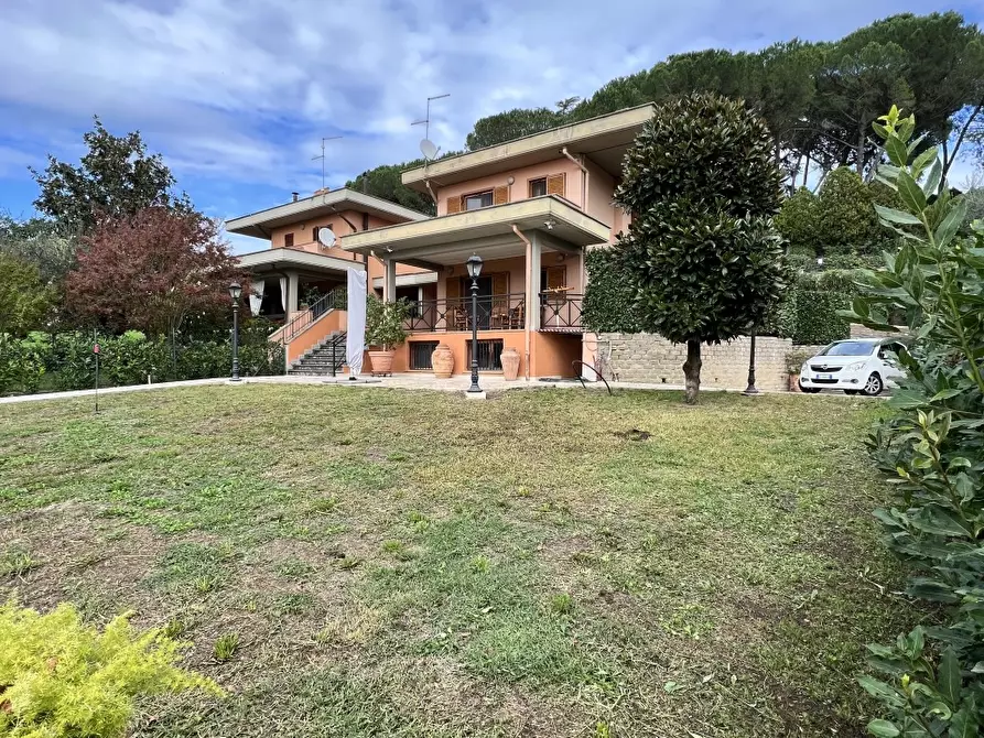 Immagine 1 di Villa in vendita  in Via del sagittario a Rignano Flaminio