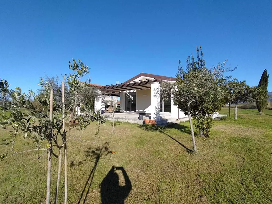 Immagine 1 di Villa in vendita  a Ameglia