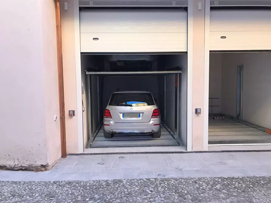 Immagine 1 di Posto auto in affitto  in via Nino Bixio a San Remo