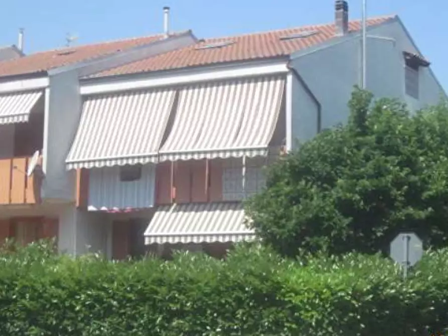 Immagine 1 di Villa in vendita  in Via Antonio Gramsci a Nizza Monferrato