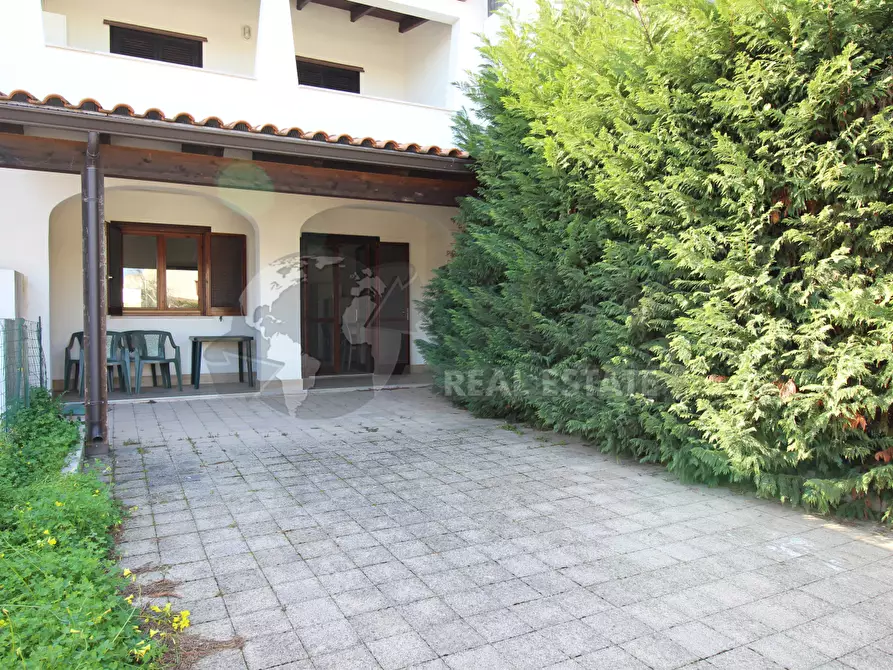 Immagine 1 di Villa in vendita  in SP145 a Melendugno