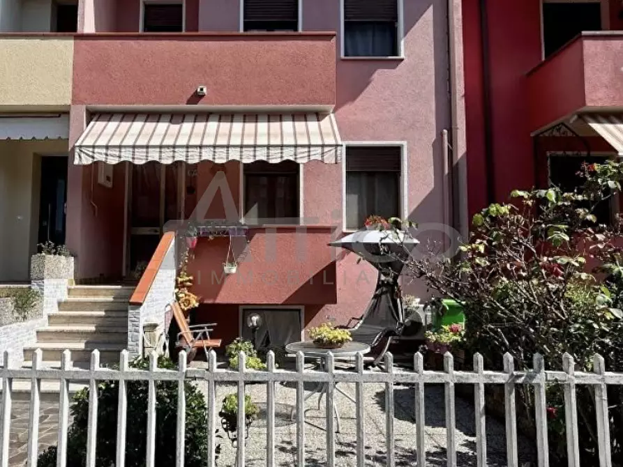 Immagine 1 di Villa in vendita  in Via Perini a Calto