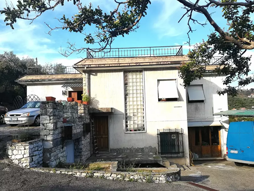 Immagine 1 di Villa in vendita  a Coreglia Ligure