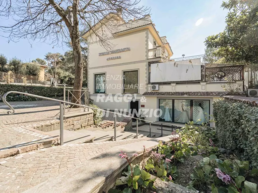 Immagine 1 di Negozio in affitto  in Via Anagnina a Grottaferrata