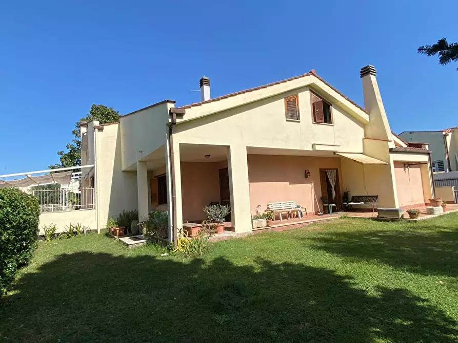 Immagine 1 di Casa indipendente in vendita  in Via Lago di Paola a Tivoli