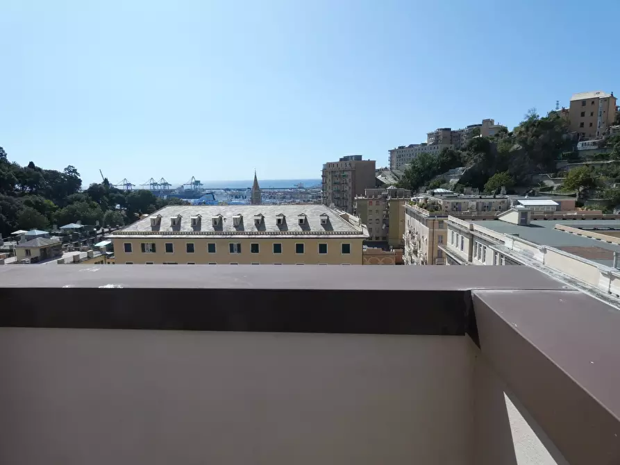 Immagine 1 di Attico in vendita  in Piazza Sopranis a Genova