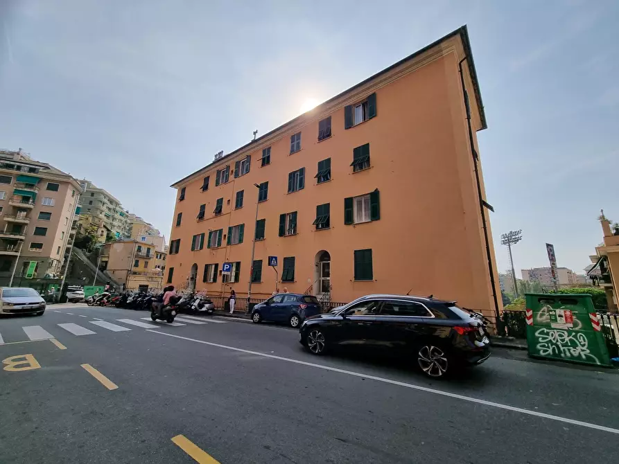 Immagine 1 di Appartamento in vendita  in Via Borgoratti a Genova