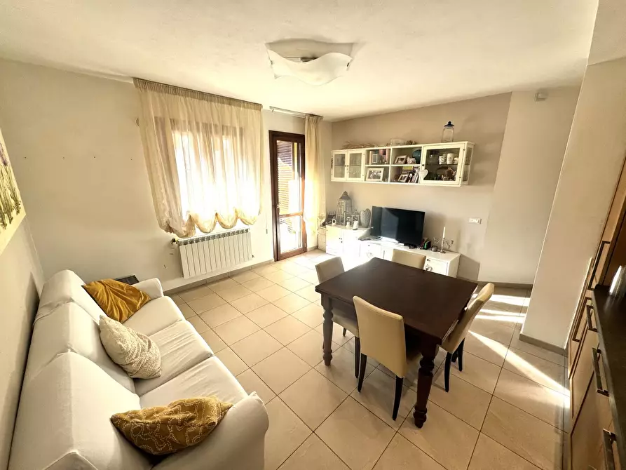 Immagine 1 di Appartamento in vendita  in Via Bronia a Vaiano