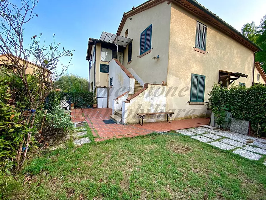 Immagine 1 di Appartamento in vendita  in Località San Martino a Riparbella