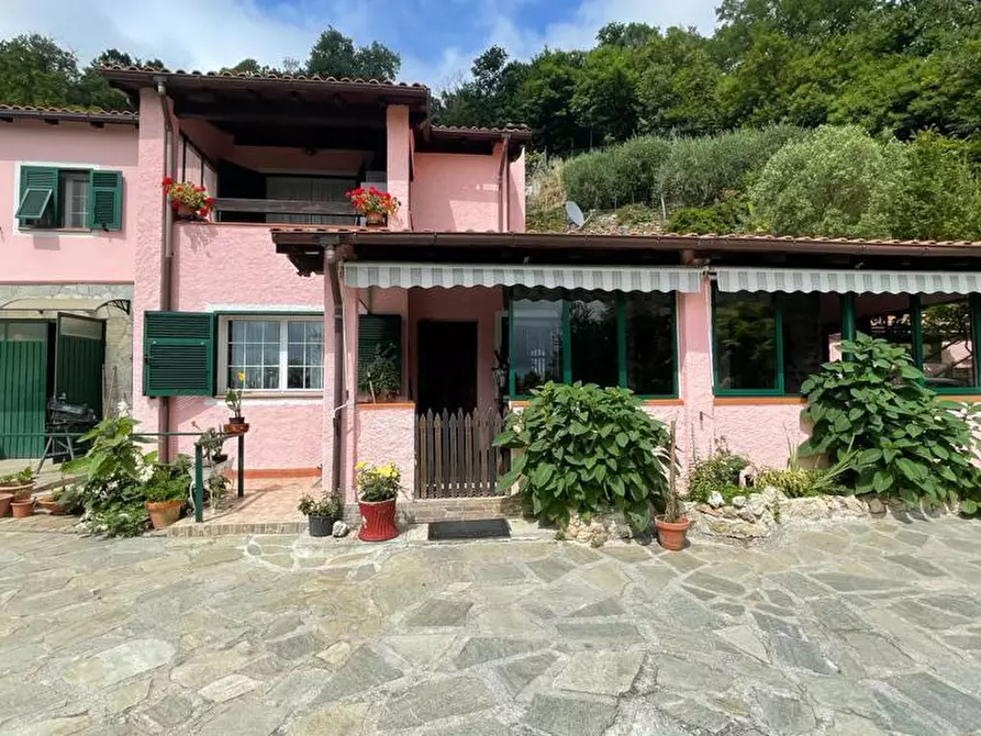 Immagine 1 di Casa indipendente in vendita  in San Giorgio a Bergeggi