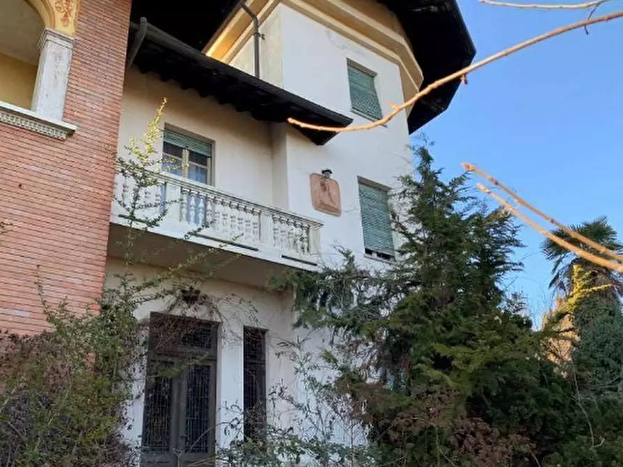 Immagine 1 di Villa in vendita  in Borgata Crolle a Valdilana