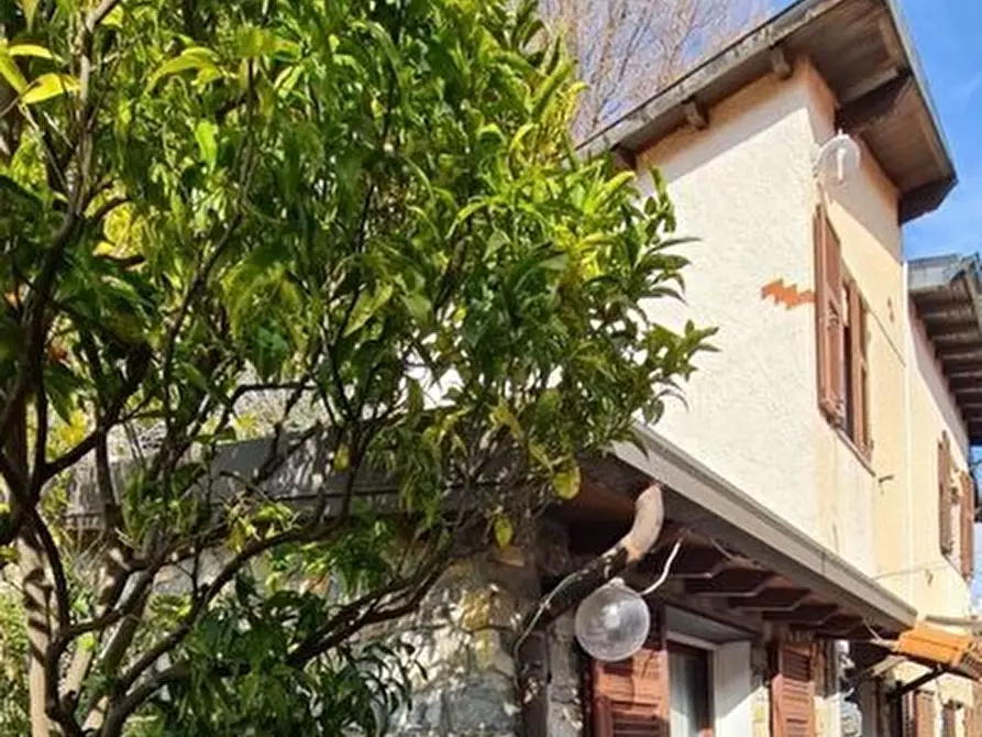 Immagine 1 di Villa in vendita  in Regione Beuzi a Taggia