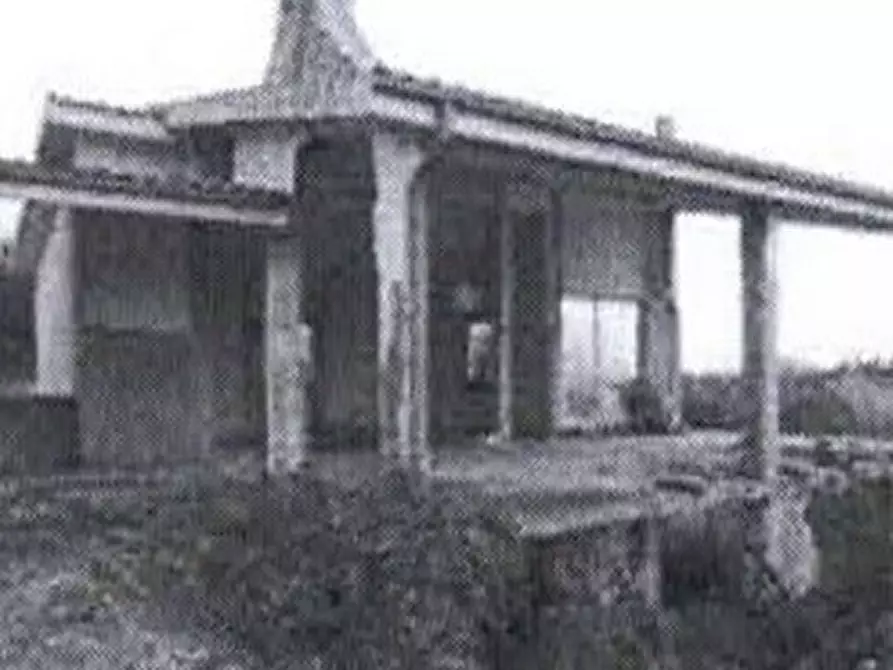 Immagine 1 di Villa in vendita  in Regione Poggio a Castellaro