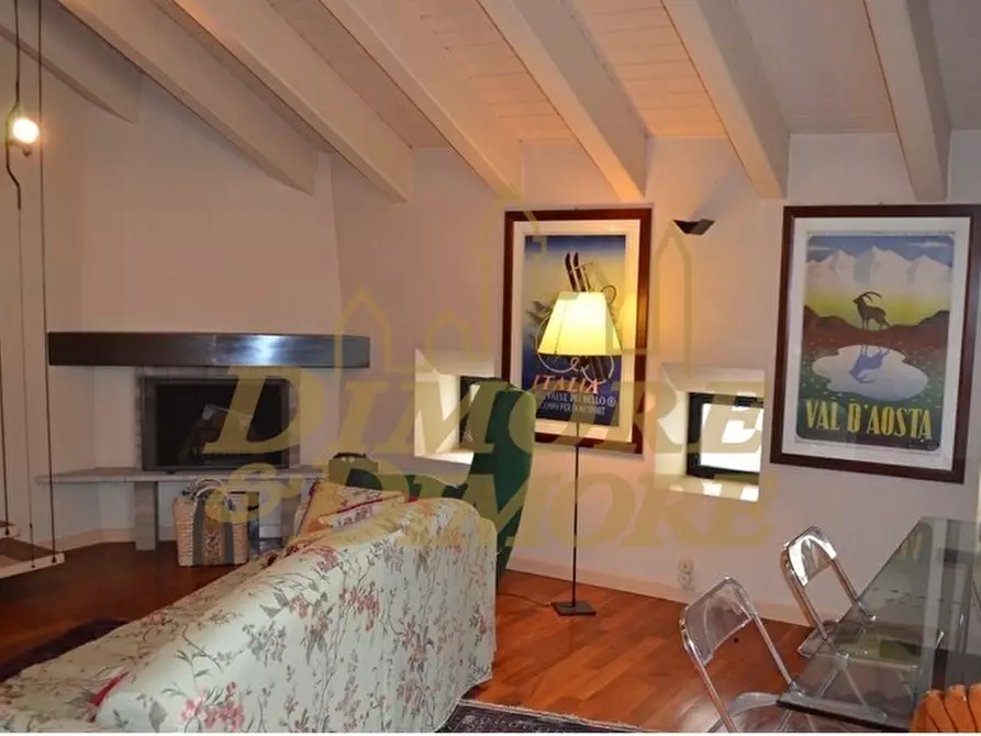 Immagine 1 di Appartamento in vendita  in SS33 del Sempione a Stresa