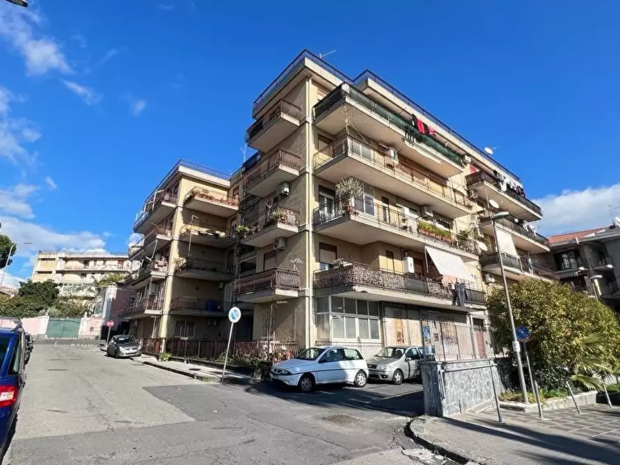 Immagine 1 di Appartamento in vendita  a Gravina Di Catania