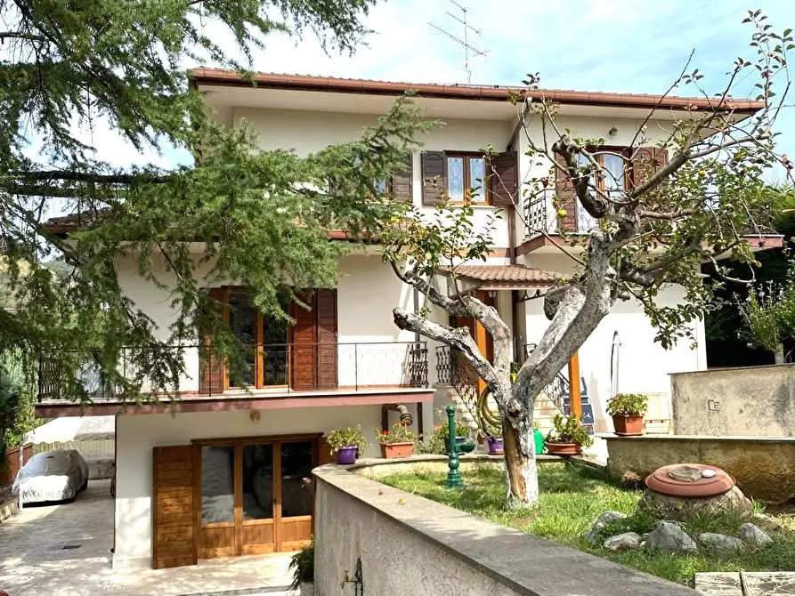 Immagine 1 di Villa in vendita  in Via delle Rose a Casape