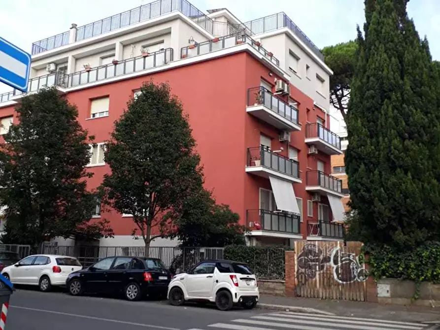 Immagine 1 di Ufficio in affitto  in Via di Torrevecchia a Roma