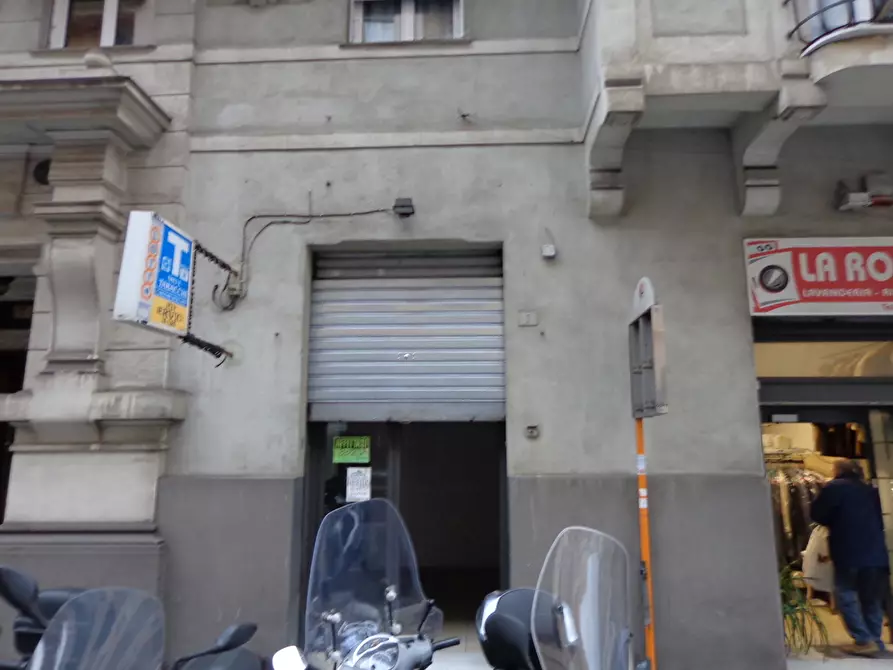 Immagine 1 di Negozio in affitto  in Via Nizza a Genova
