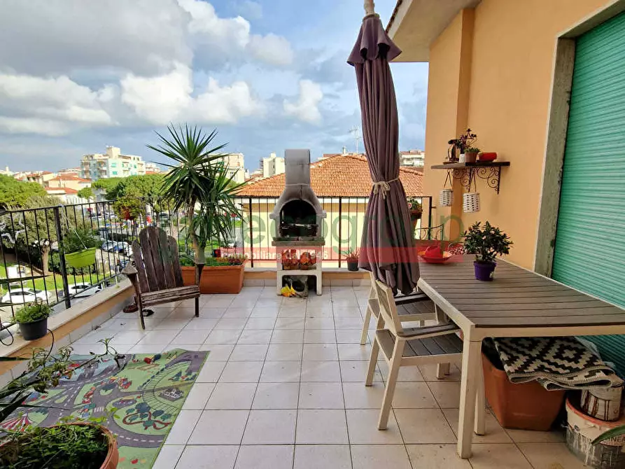 Immagine 1 di Appartamento in vendita  in Via Montebello a Livorno
