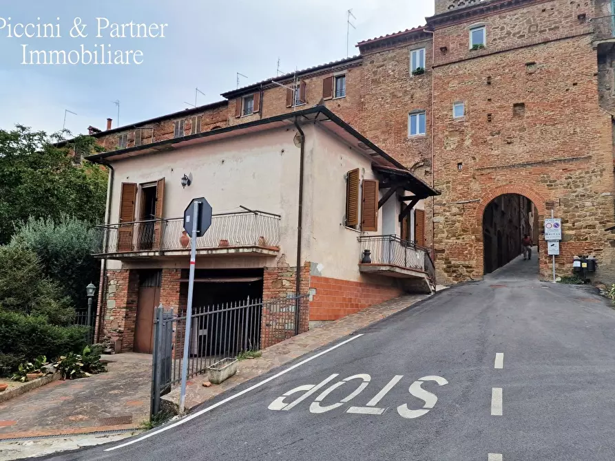 Immagine 1 di Casa indipendente in vendita  in Passeggio Giuseppe Garibaldi a Torrita Di Siena