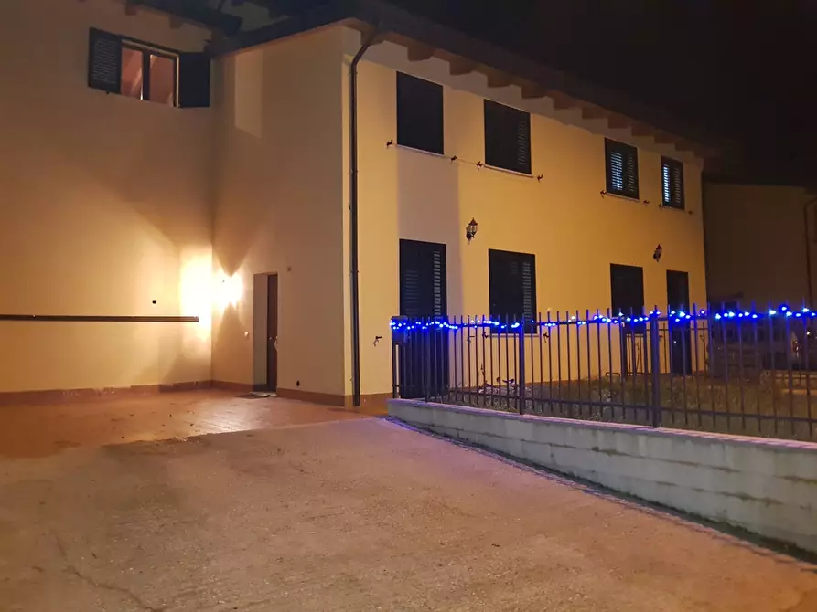 Immagine 1 di Villa in vendita  a Perugia