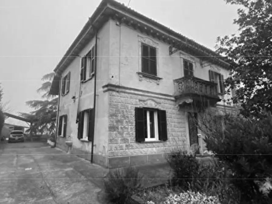 Immagine 1 di Villa in vendita  in Via Villalvernia a Carezzano