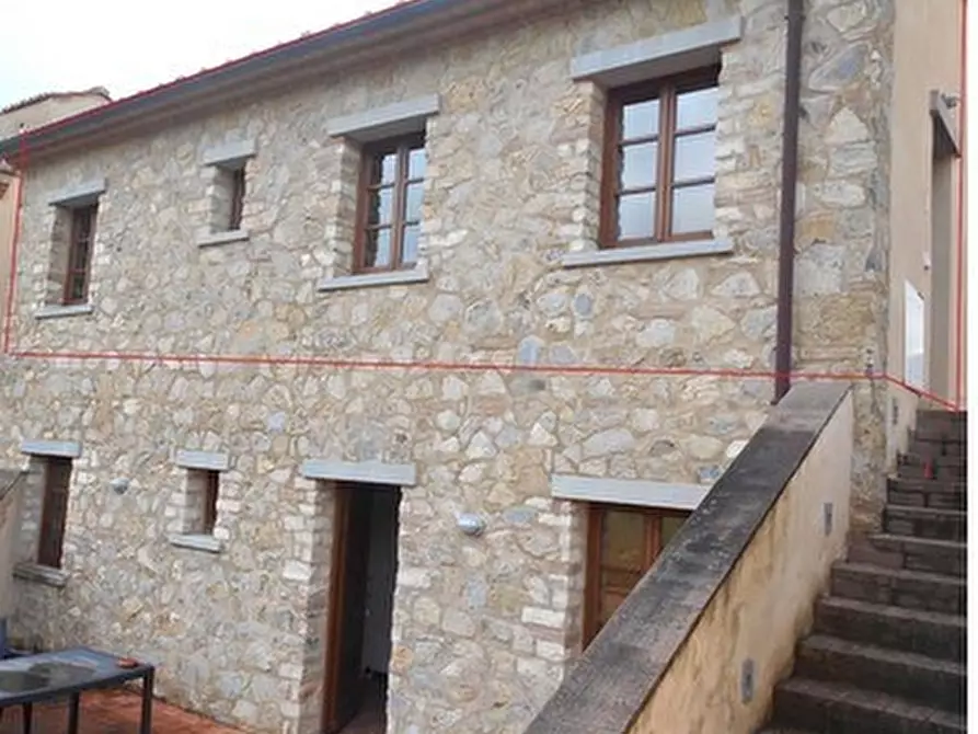 Immagine 1 di Appartamento in vendita  in Via Palmiro Togliatti a Gaiole In Chianti