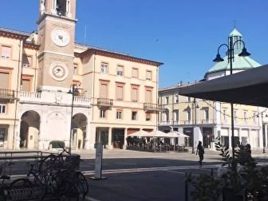Immagine 1 di Negozio in affitto  in Piazza Tre Martiri a Rimini