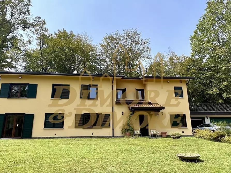 Immagine 1 di Villa in vendita  a Barasso