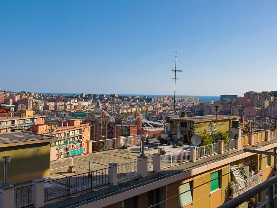 Immagine 1 di Appartamento in vendita  in Via Monte Rosa a Genova