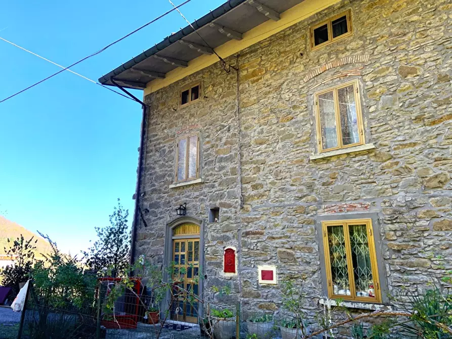 Immagine 1 di Appartamento in vendita  in Via dell'Appennino a Vernio