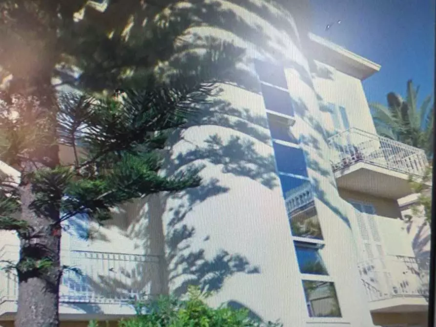 Immagine 1 di Appartamento in affitto  in via Ansaldi a San Remo